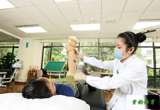 广州养老院招聘护工通过什么途径，广州养老院护士长招聘